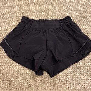 Lululemon Hotty Hot Shorts 2.5